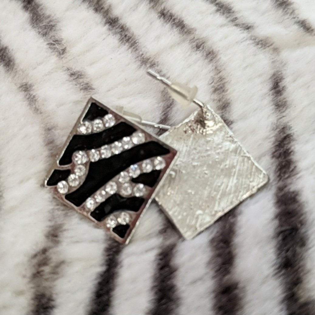 Trendy Zebra Print Earring Hot Selling Antique Studs - Image 3